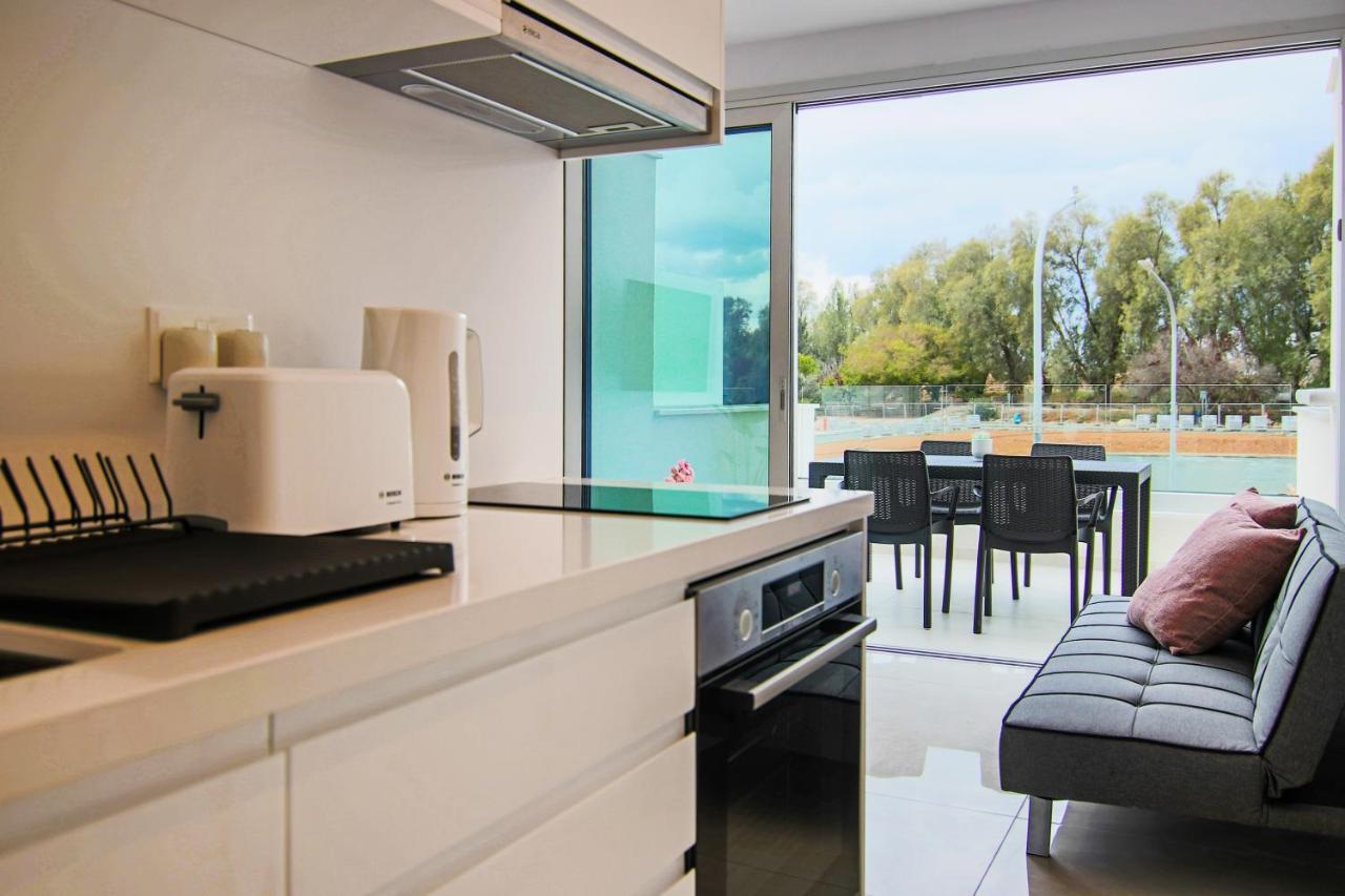 Апартаменты Phaedrus Living - Seaside Luxury Flat Harbour 108 Пафос Экстерьер фото