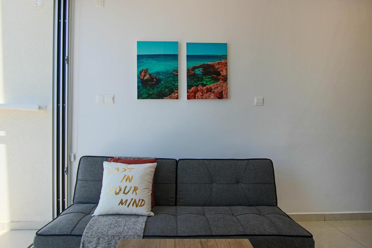 Апартаменты Phaedrus Living - Seaside Luxury Flat Harbour 108 Пафос Экстерьер фото